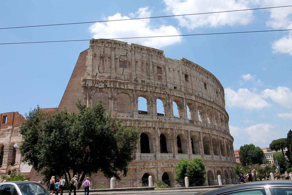 Colosseum Super Family Apartment Rome Bilik gambar